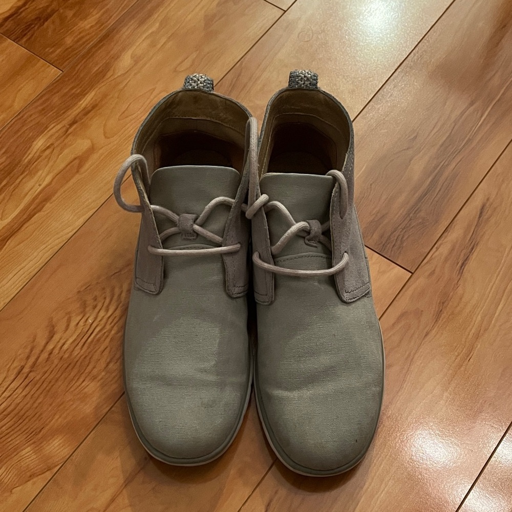UGG Men's Gray Chukka Boots